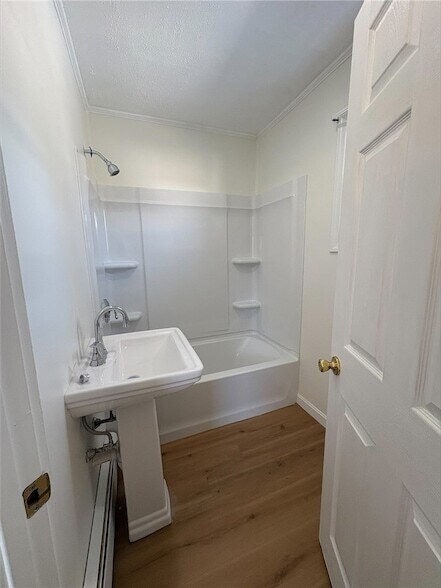 Building Photo - 39 Mawney Ave