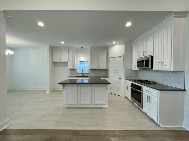 Building Photo - 14030 Trailhead Dr