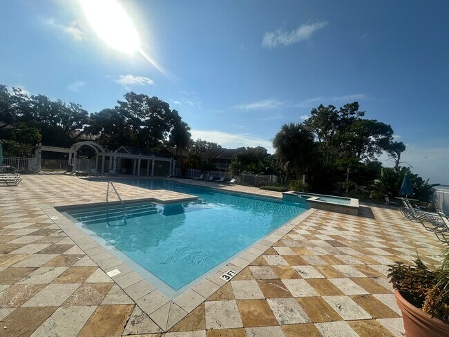 Building Photo - 225 S Tropical Trail