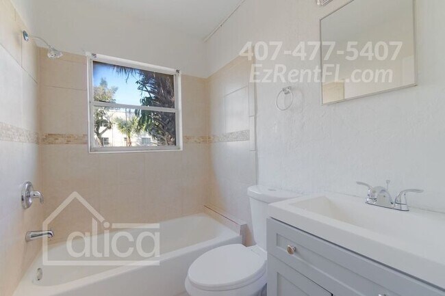 Building Photo - 1001 Henrietta Ave