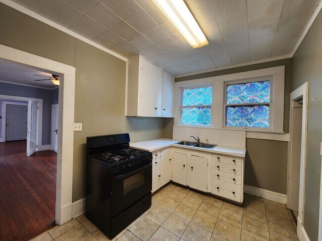 Building Photo - Duplex for Lease!