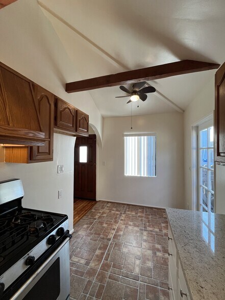 Kitchen - 256 17th St