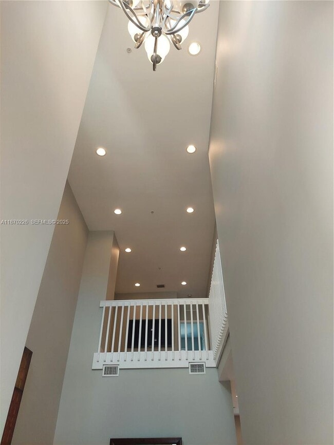 Building Photo - 1115 N 17th Ave