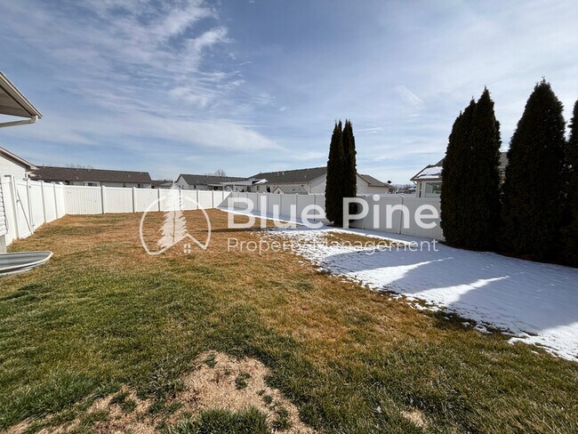 Building Photo - 3736 Ellendale Cir