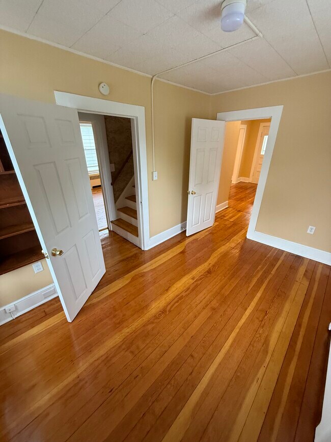 Building Photo - 231 Mansfield Ave