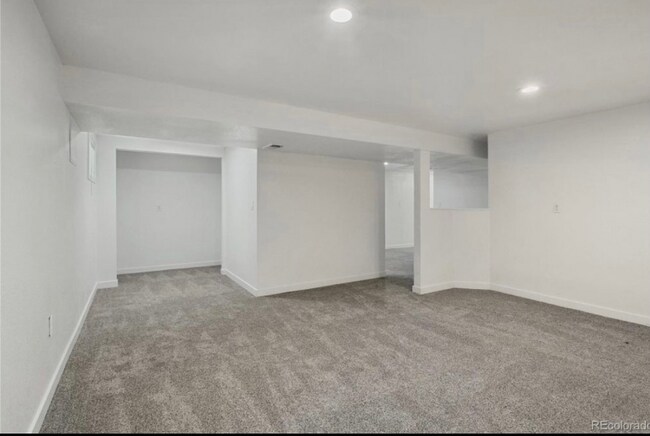 Building Photo - 9120-9122 Osceola St