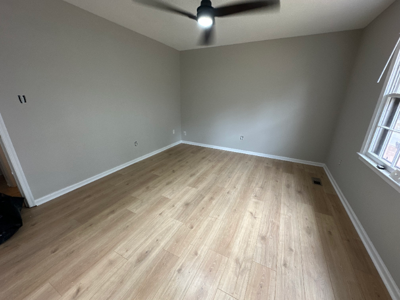 Building Photo - 1405 Harth Dr