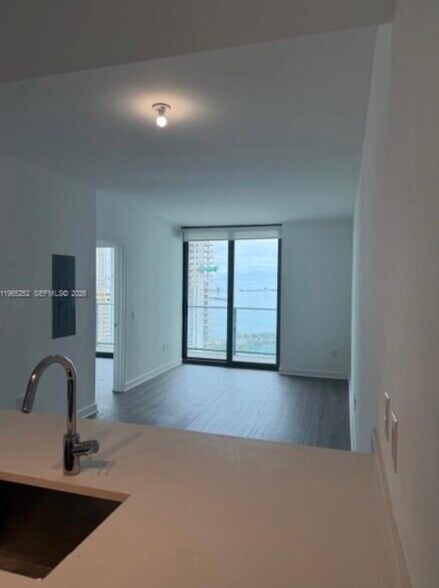 Building Photo - 501 NE 31st St