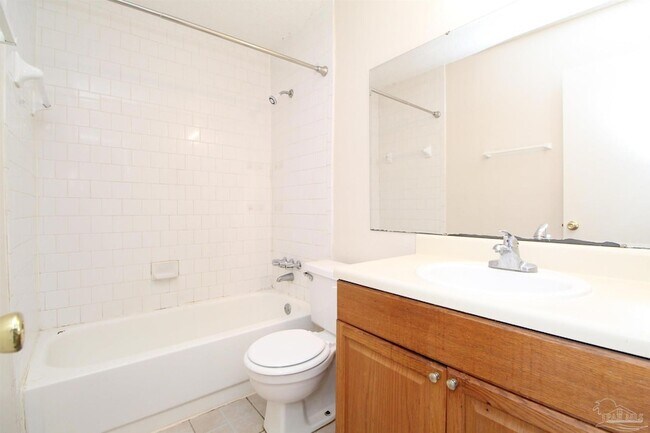Building Photo - 3398 Green Briar Cir