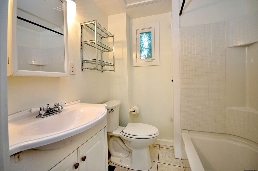 Building Photo - 22 Highland Ave