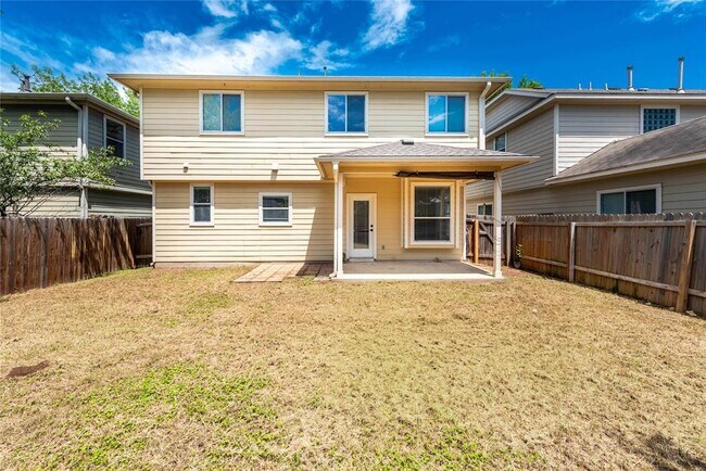 Building Photo - 10502 Wylie Dr