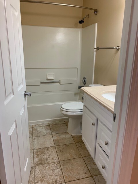 Building Photo - 2066 Tamarin Dr