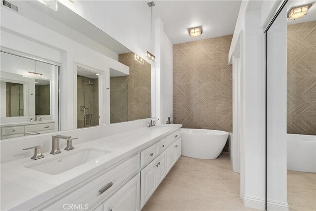 Building Photo - 35 Costa Brava