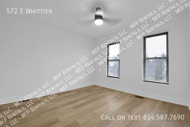 Building Photo - Beautifully Updated 2 Bedroom, 1.5 Bath Du...