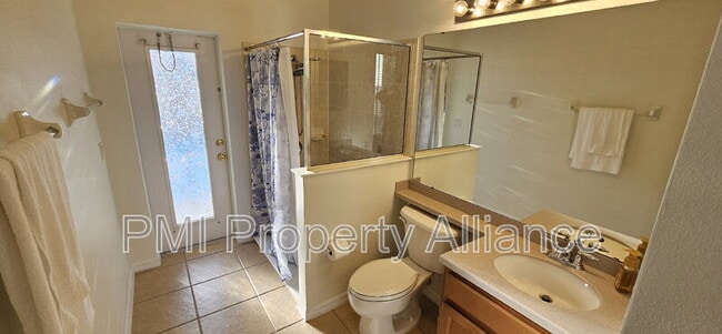 Building Photo - 640 Brookfield Pl