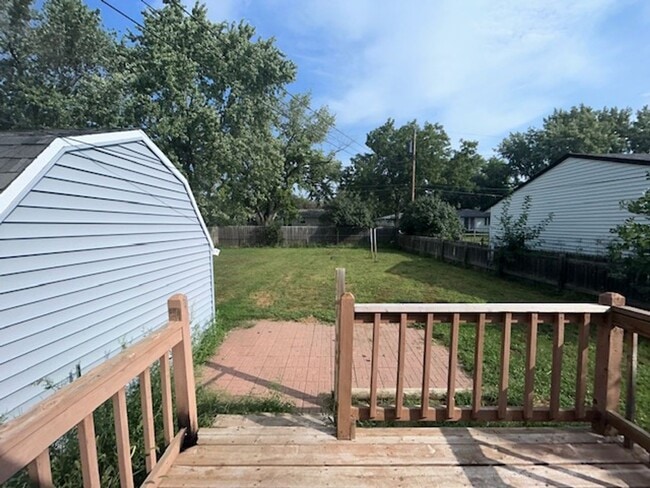 Building Photo - Nice west side Home.3+ bedroom with a cozy backyard