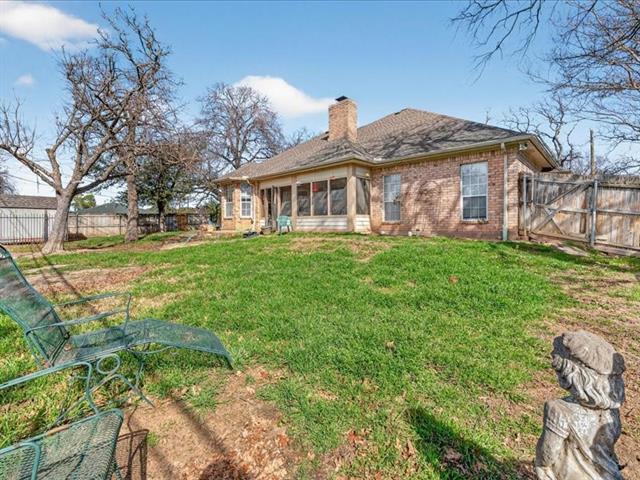 Building Photo - 1704 S Bowen Rd