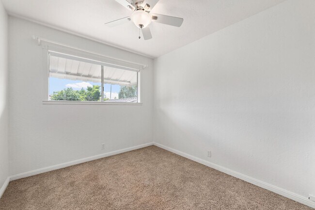 Building Photo - Spacious Single-Family Home in Great Location!