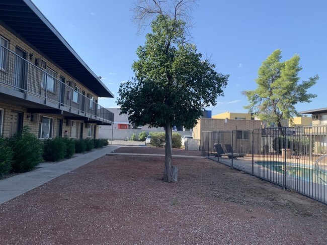 Building Photo - 3055 N. Tyndall Avenue #41