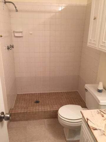 Building Photo - 6226 Lake Tahoe Dr