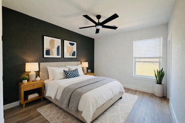 Building Photo - 5922 Cebra St