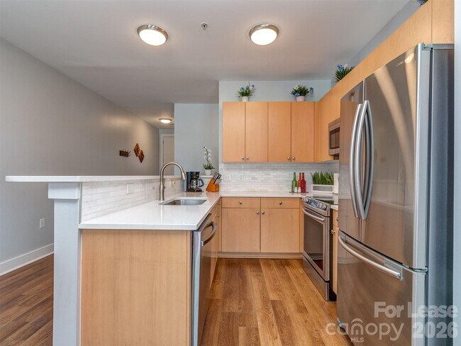 Building Photo - 1101 W 1st St