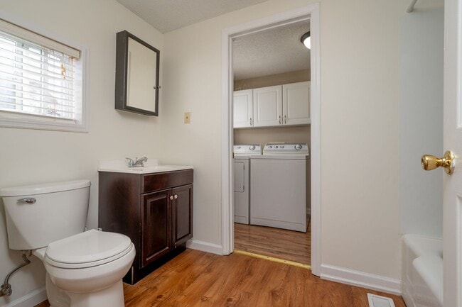 Building Photo - 2 bed/1 bath site built home