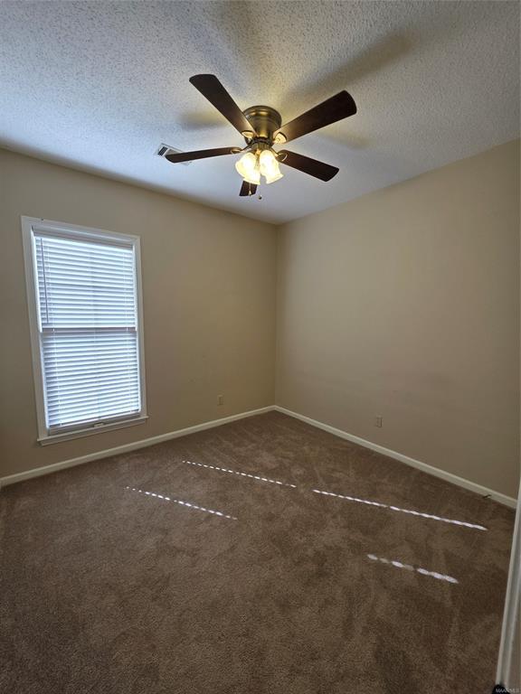 Building Photo - 2230 Kingsbury Dr