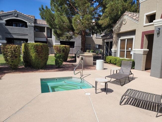 Building Photo - The Perfect One Bedroom, One Bath Condo