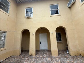 Building Photo - 1422 NW 26th Ave