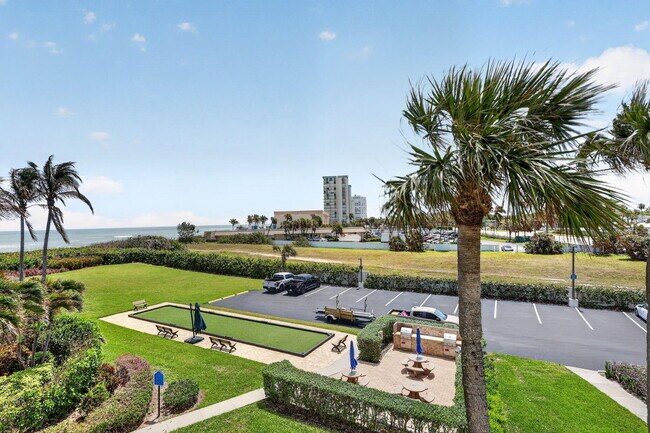 Building Photo - 9650 S Ocean Dr