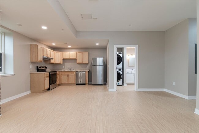 Building Photo - Putnam Block Winslow – One-Bedroom $1,900 ...