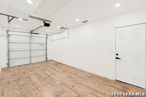 Building Photo - 504 Willow Dr