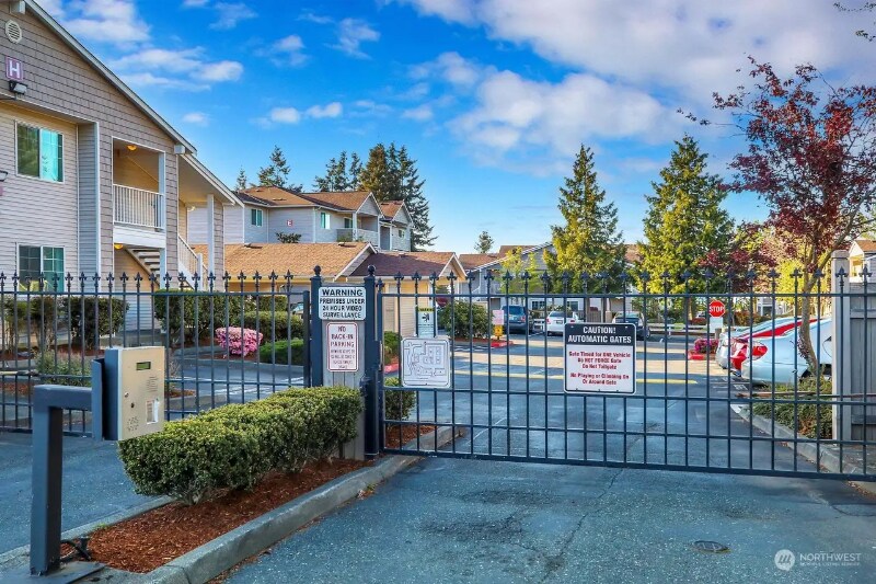 Building Photo - 1001 W Casino Rd