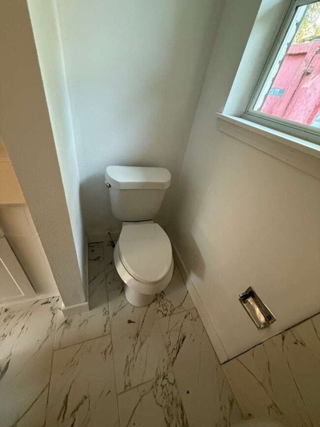 Building Photo - BEAUTIFUL HOME IN HOUSTON. MOVE IN READY!.