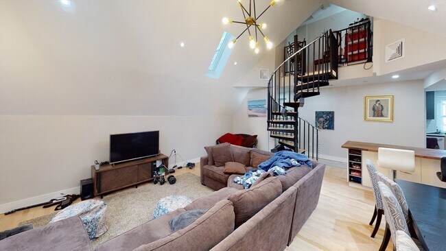 Primary Photo - 15 Lanark Rd