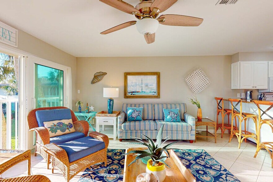 Building Photo - 6750 Gulf of Mexico Dr