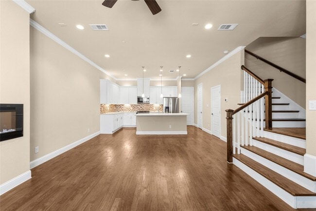 Building Photo - 2952 Sheridan Dr