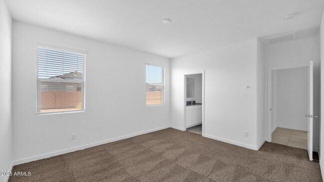 Building Photo - 40035 W Shaver Dr
