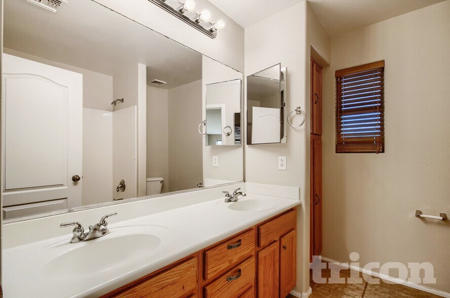 Building Photo - 45063 W Jack Rabbit Trail