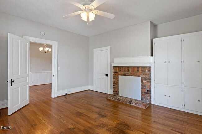 Building Photo - 106 W Ivey St