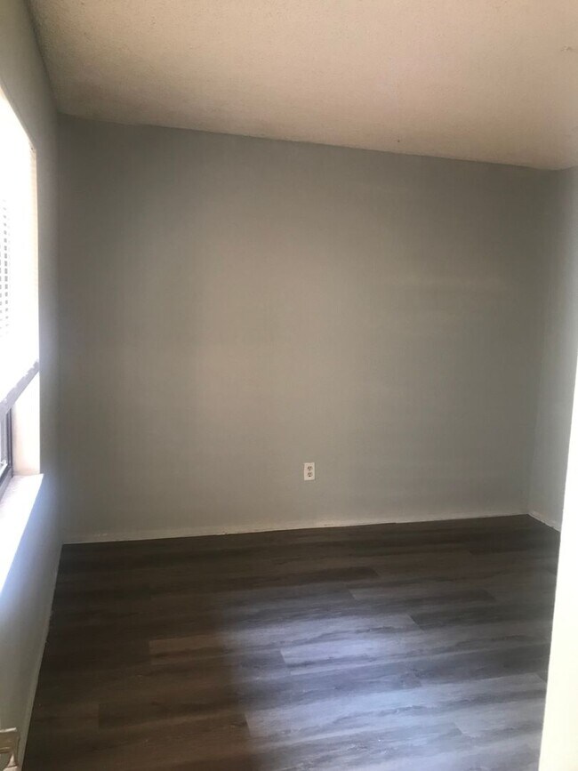 Building Photo - 7605SBD(100)