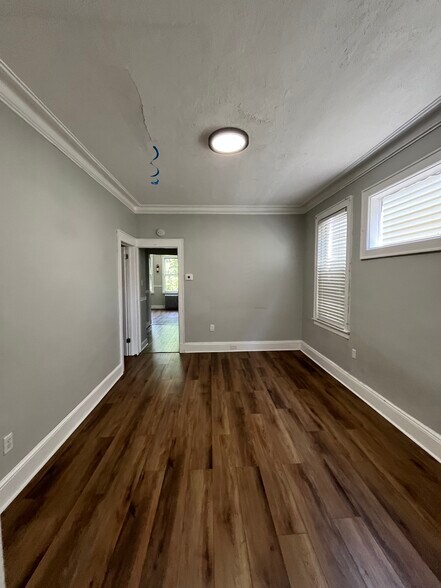 Building Photo - 84 Winfield Ave