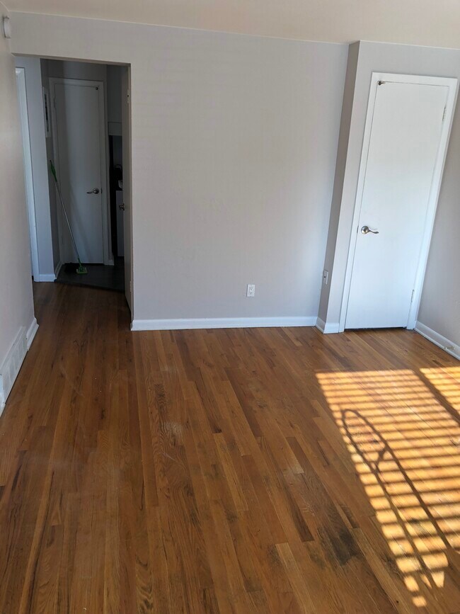 Building Photo - 3371 Sheridan Boulevard