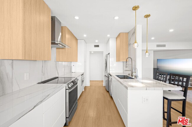 Building Photo - 451 S Barrington Ave