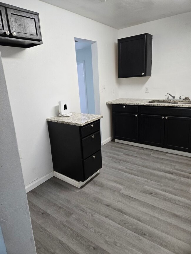Building Photo - Spacious 4-Bedroom Home with Large Fenced Yard in a Quiet Neighborhood