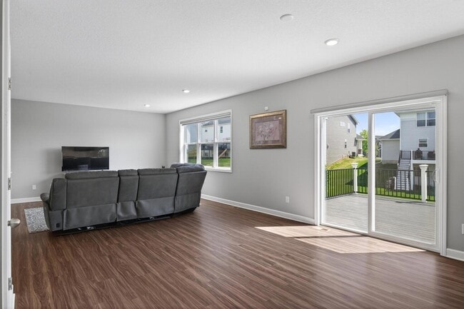 Building Photo - 1559 Edgebrook Ln