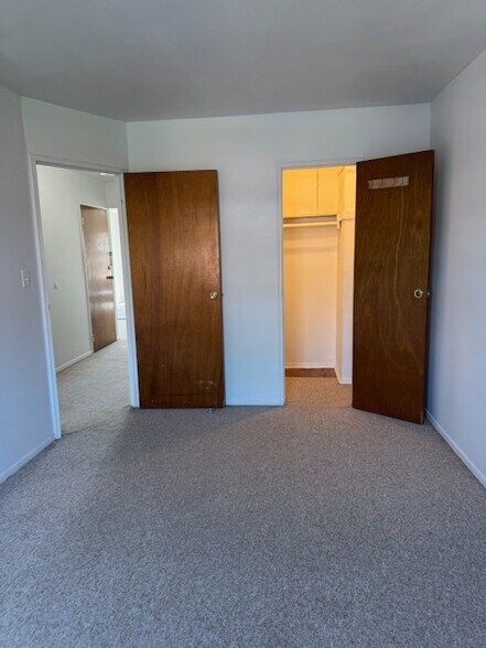 Master Bedroom w/Closet - 3038 71st St