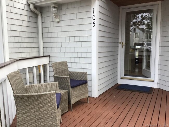 Building Photo - 105 Elm St