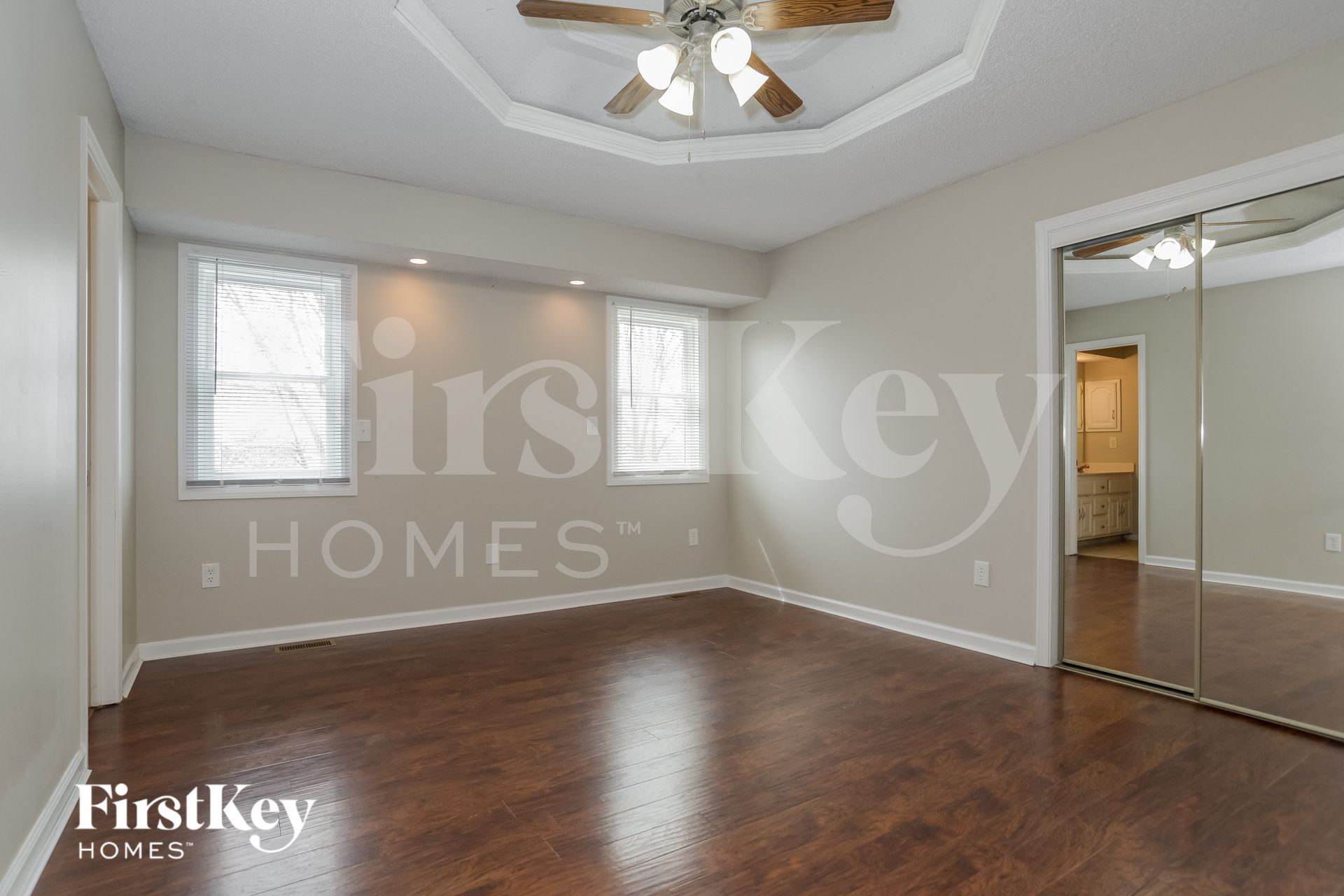 Building Photo - 709 E 16th St